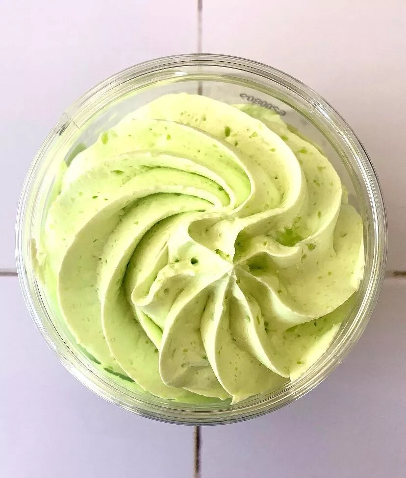 Chantilly de douche exfoliante à la poudre de noyau d'abricot 100 g Mojito