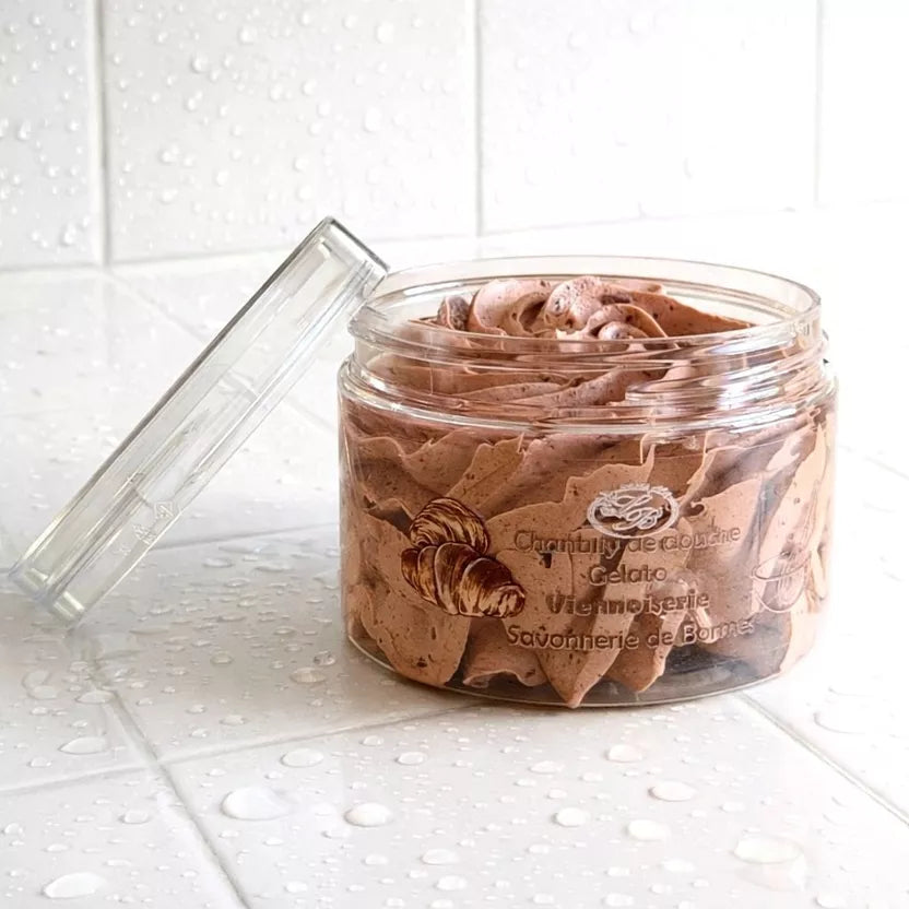Chantilly de douche exfoliante à la poudre de noyau d'abricot 100 g Viennoiserie