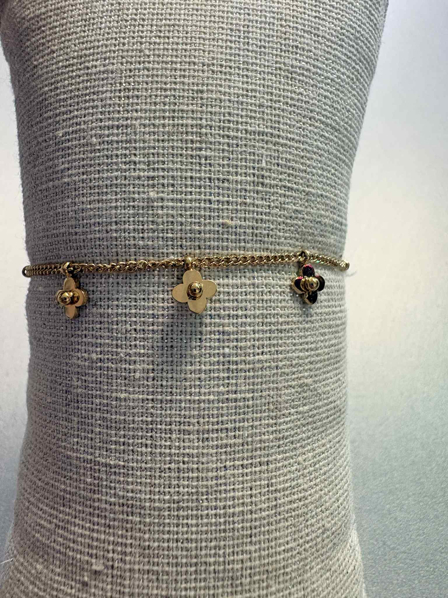 Bracelet fleur couleur or